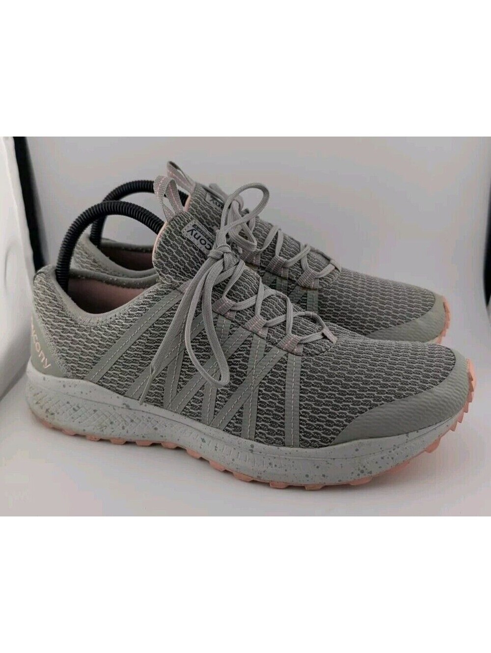 Saucony Women's Size 11 Grey And Light Pink Sneakers Gray Shoes S30043-1
